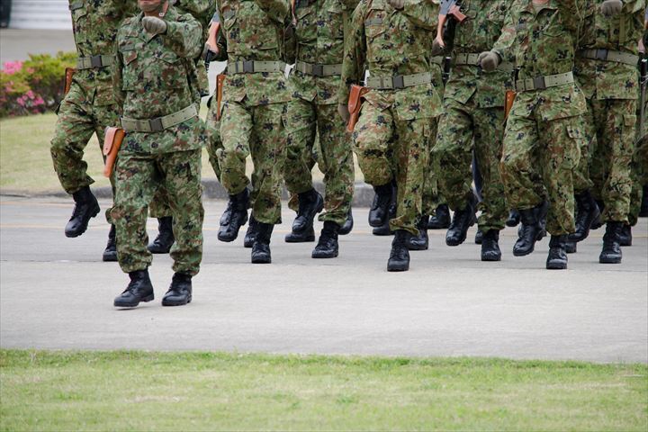 自衛隊の年収を徹底解説 給料 賞与 ボーナス 各種手当 年収ランキング